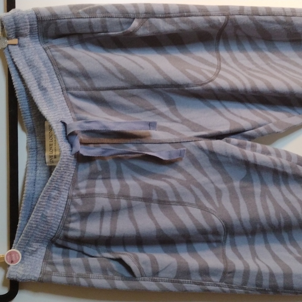 Live Love Lounge jogger pants sz S/CH blue tiger print